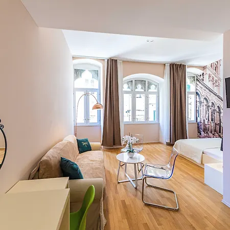 Pjaca Gostinjska kuća 4*